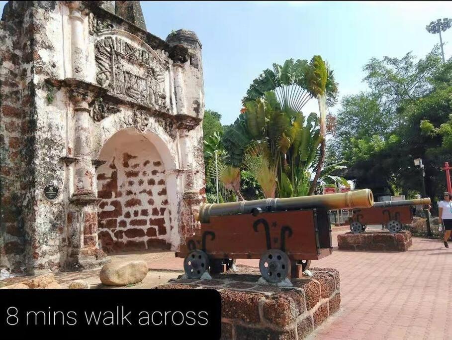 2 Bedroom Apartment Next To Historical Spots Malacca Exterior photo